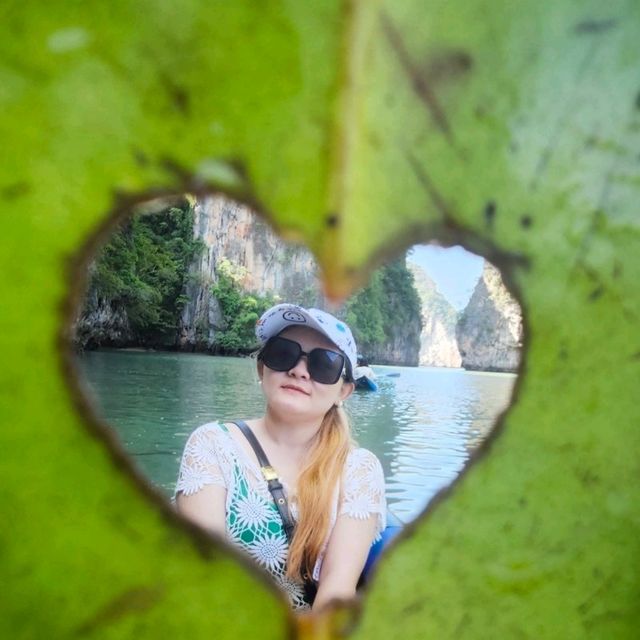 พายเรือที่เกาะห้อง