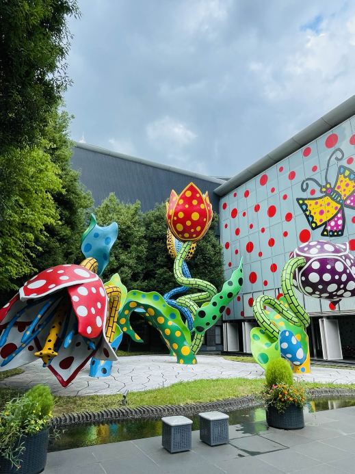 長野県】草間彌生さんの作品が堪能できる松本市美術館 | Trip.com 松本