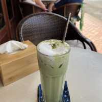 คาเฟ่สไตล์ฝรั่งเศสที่หลวงพระบาง
