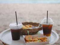 หาดแหลมเจริญ ชายหาดสุดชิคจ.ระยอง