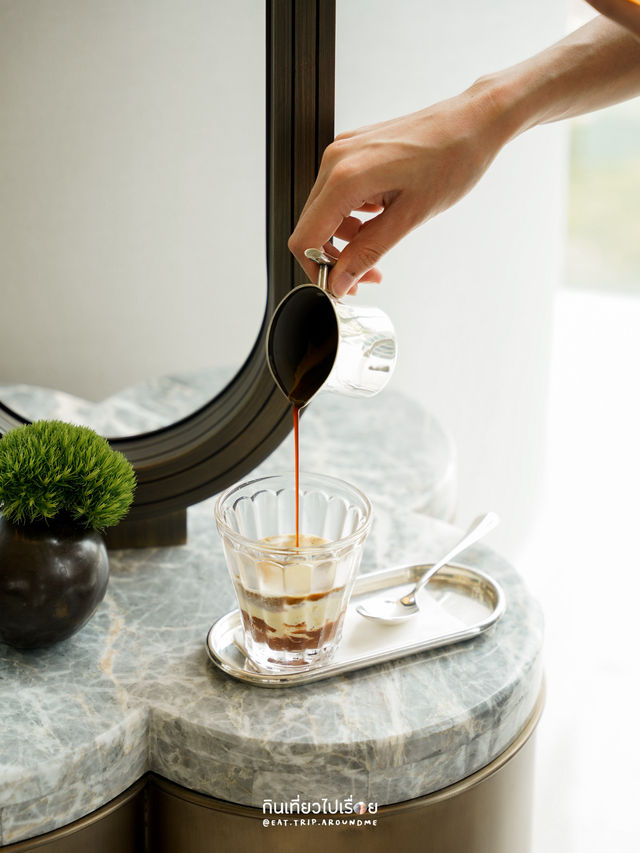 Afternoon Tea บนชั้น30 ของโรงแรมสุดหรูใจกลางเมือง