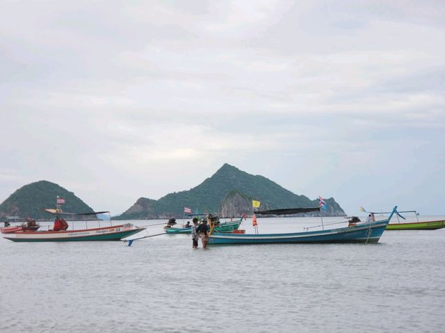 เที่ยวหาดสามพระยา