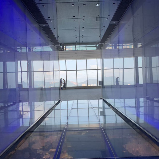 ล้านวิวแบบ 360 องศาที่ skydeck 100 HK