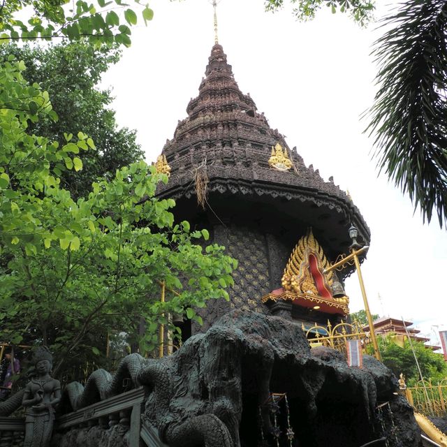 วัดสระกำแพงใหญ่ จ.ศรีษะเกษ