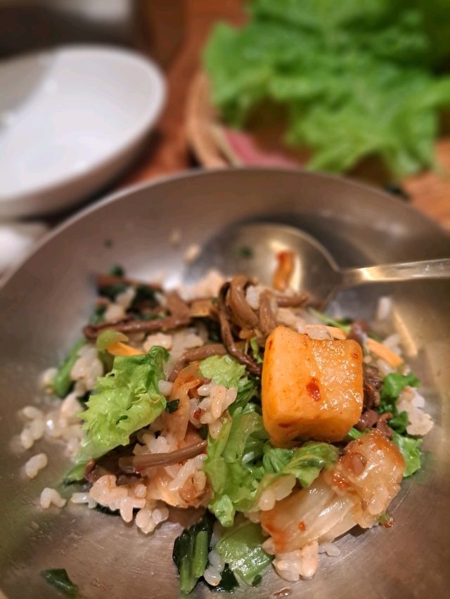 【三宮】おひとり様OK！韓国惣菜ブッフェ付きランチ♪
