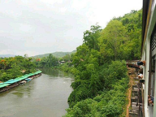 วิวเส้นทางรถไฟสายมรณะ @ถ้ำกระแซ