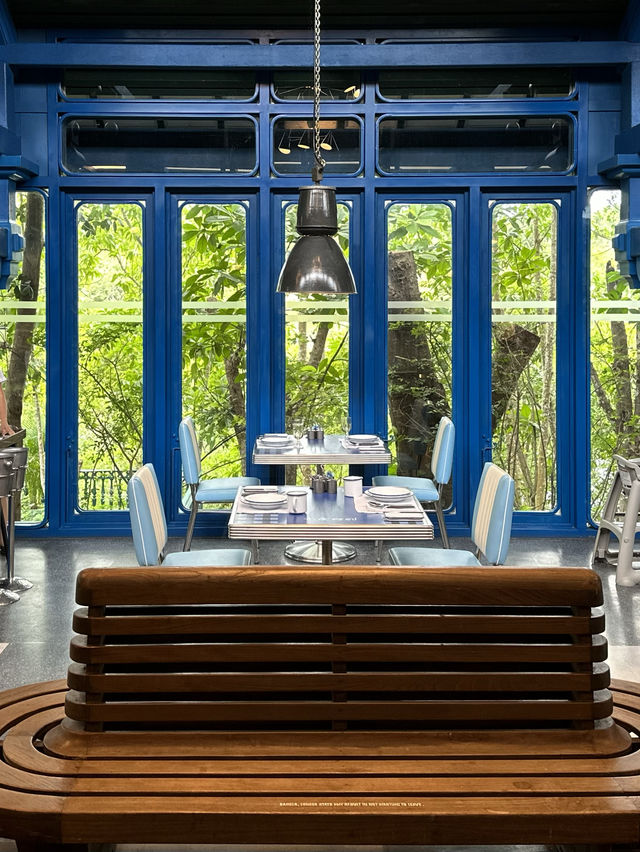 ห้องอาหารธีมรถไฟ 🚂สวยหรูลักชูว์ซ่อนอยู่ในเขาใหญ่ 