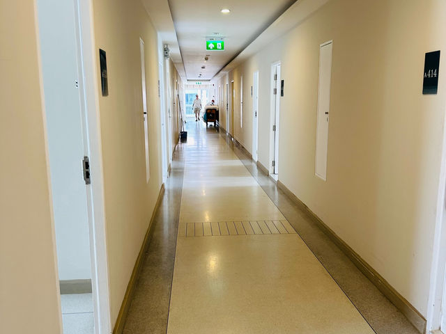 「泰國布吉Panphuree Residence -SHA Hotel」- 豐富早餐免費機場接送，無際泳池