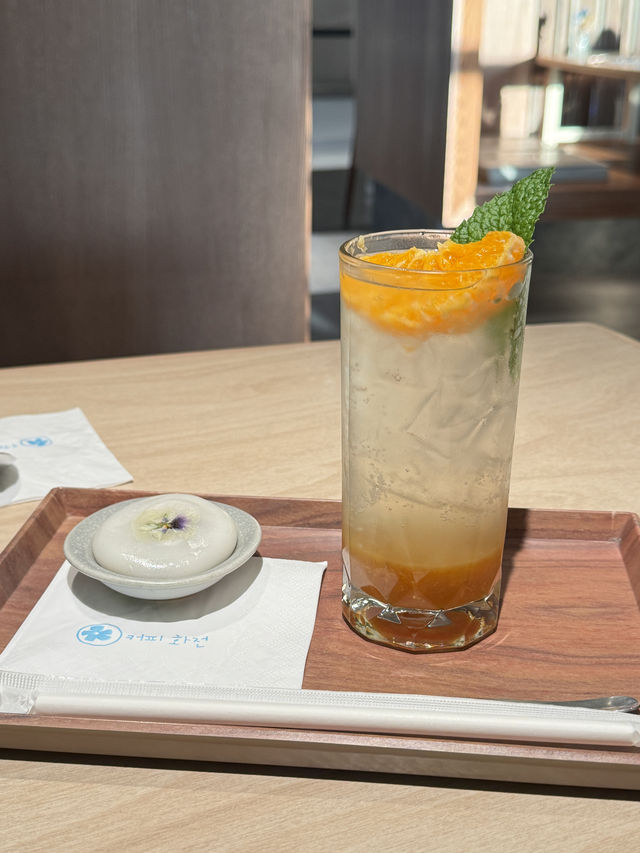 「Coffee Hwajeon」：餐廳口碑好，環境舒服