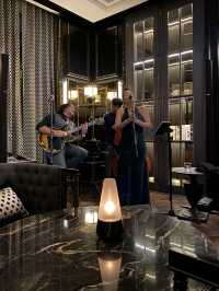 JAZZ BAR🍸แนวหรูหรา…ใจกลางเมืองย่านหลังสวน 