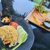 Mermaid Cafe with sea view