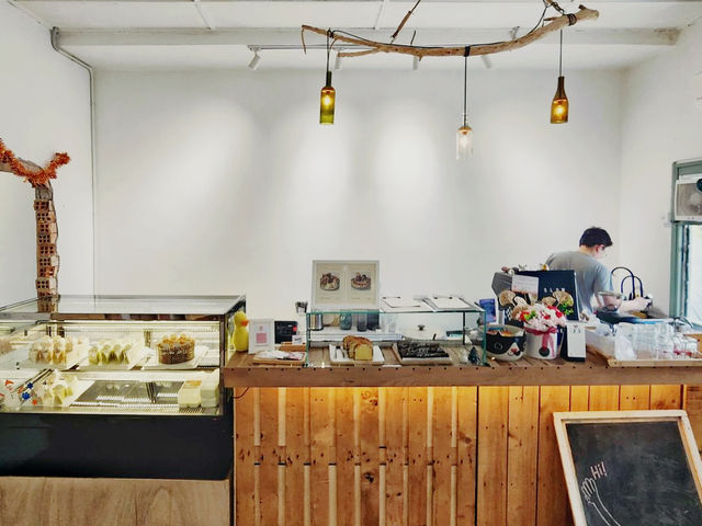 Whose Bathtub Cafe