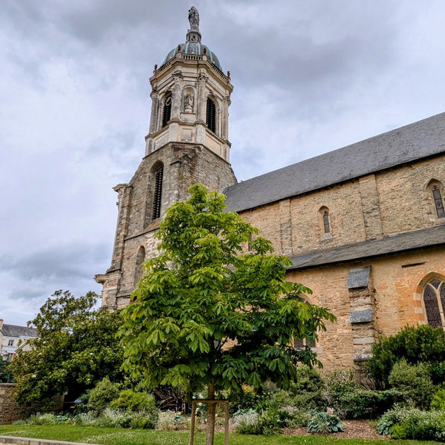 A Serene Escape in the Heart of Rennes