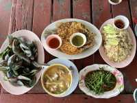 ร้านอาหารขอบฟ้า ลาตะวัน จ. สมุทรปราการ