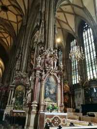 A Day of Church Exploration in Vienna: Climbing Stephansdom’s Nordturm and Indulging at Rinderwahn