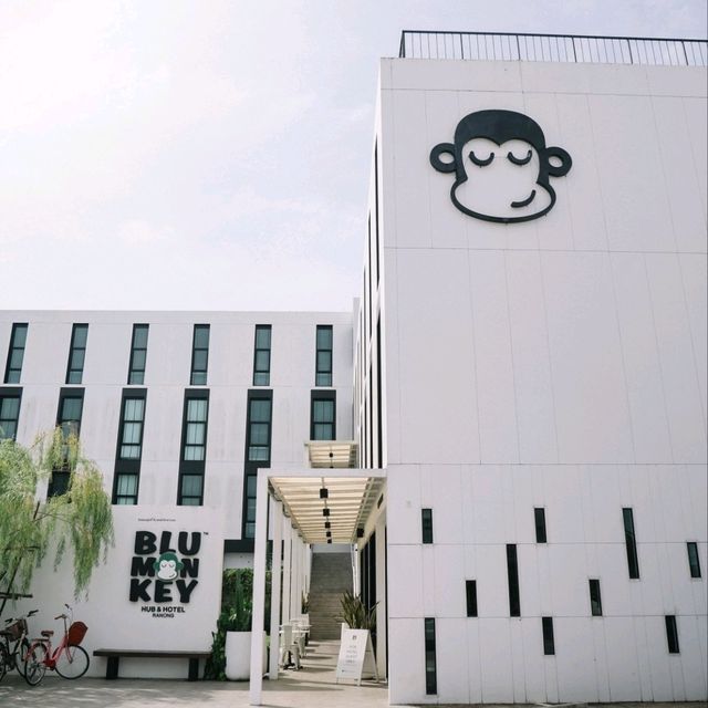 เที่ยวระนอง ชวนมานอนกับพี่ลิง Blu Monkey 