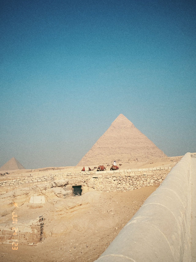 人がいないエジプトのピラミッド🇪🇬この時間に行けば激推しショットが撮れちゃう📸
