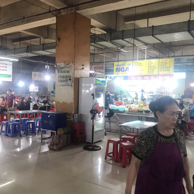 Local meal at Buon Ma Thuot market 