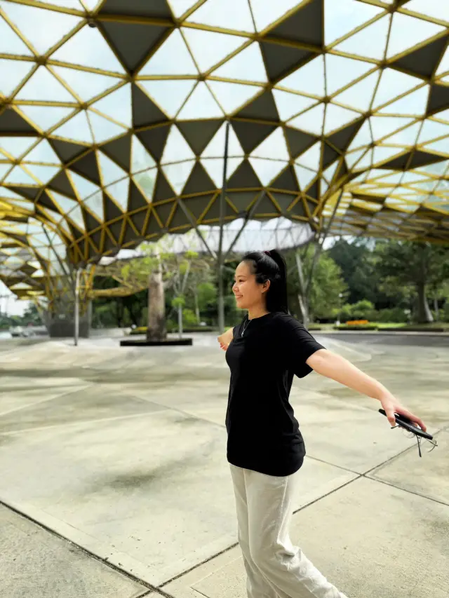 Enjoy the hot weather in the KL garden 🏡🏡