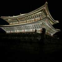 【韓国ソウル・景福宮】ライトアップされた幻想的な建物を拝む「景福宮 夜間特別観覧 2024秋」