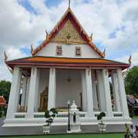 บ่อน้ำมนต์ศักดิ์สิทธิ์ วัดหงส์รัตนาราม (ธนบุรี)