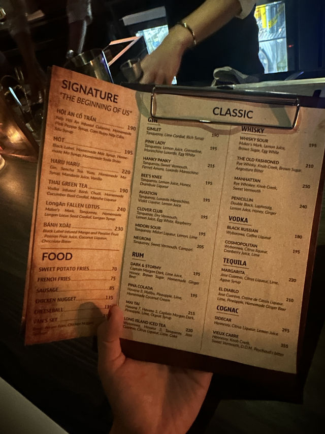 🥂Van Cocktail Bar บาร์เน้นบรรยากาศ เพลงสากล