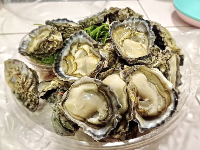 ตลาดประมงพื้นบ้าน อ่างศิลา