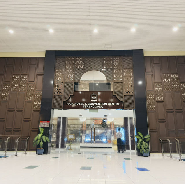 Relax and Splash: A Perfect Stay at The Raia Hotel Kuala Terengganu!
