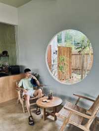 Coastly Cottage คาเฟ่สไตล์บาหลีที่แก่งกระจาน 🏝️