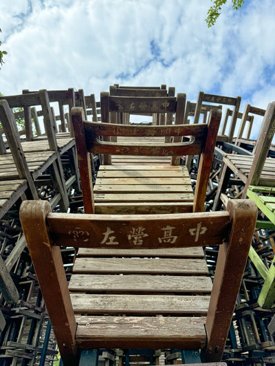 高雄】使わなくなった学校の椅子がアートに🎨⁉ SDGsなアート『椅子楽譜