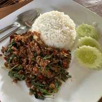 ก๋วยเตี๋ยวเรือบวกหาด street food สไตล์เชียงใหม่