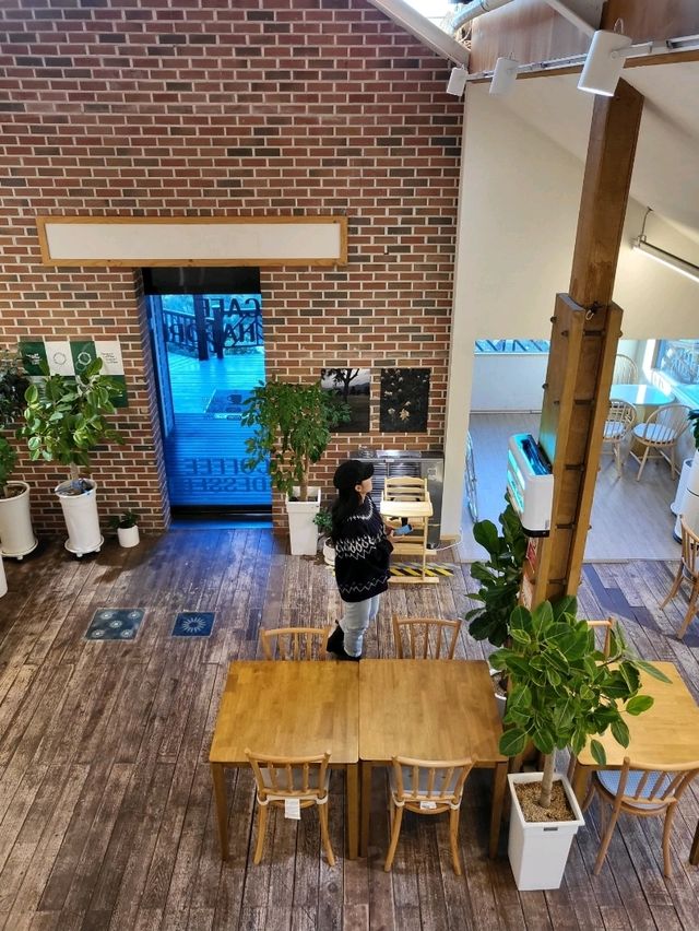 단풍뷰가 예쁜 한적한 거창 카페