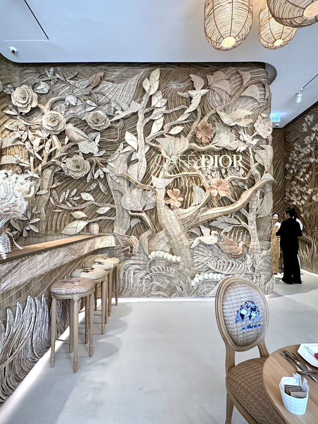 สิ้นสุดการรอคอย “Cafe Dior” สุดหรูหราในเอเซีย