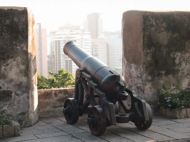  澳門舊城牆遺址：歷史的見證與文化的瑰寶