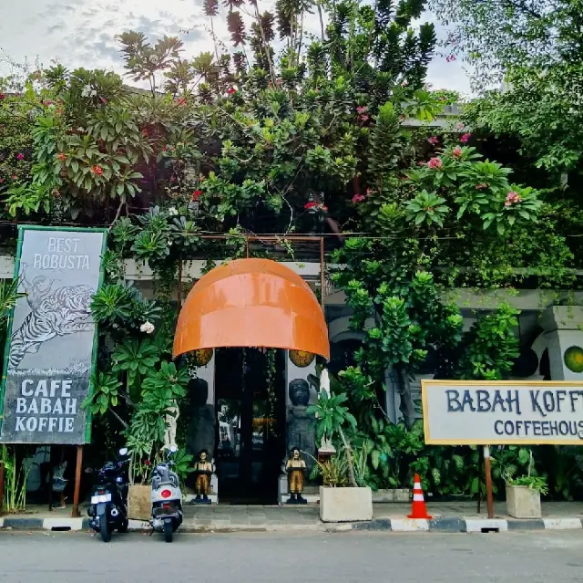 เสน่ห์วินเทจที่ Cafe Babah Koffie