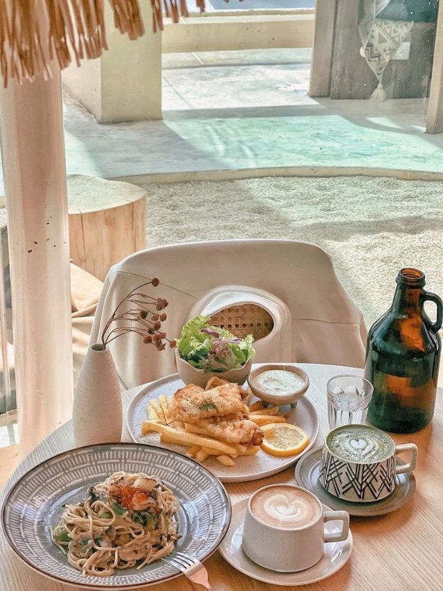 Fly Me To KL Cafe