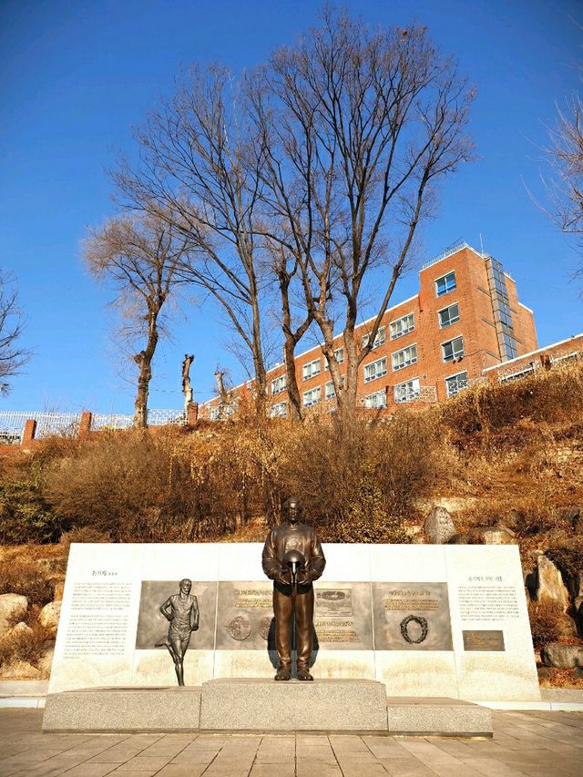 🍁 단풍빛 벽돌과 러닝트랙! 🏃‍♀️ 손기정 체육공원