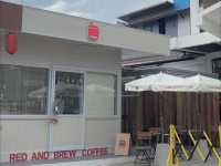 คาเฟ่ Red and Brew 