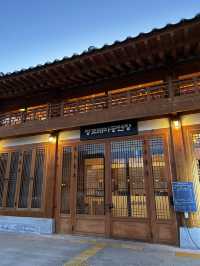 화성행궁 옆 한옥 겅물 전통과 현대 공연이 어우러지는 문화 공간정조테마공영장🇰🇷