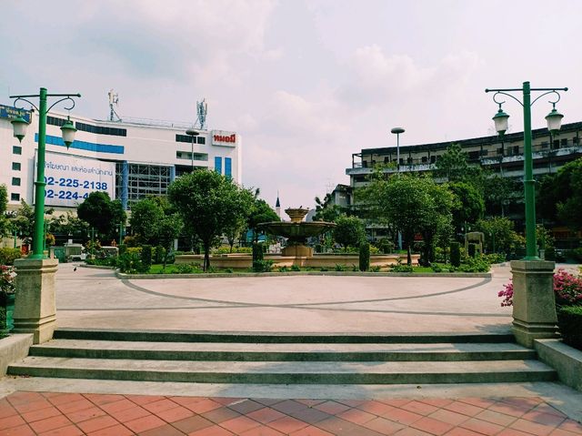 泰國曼谷市中心湄南河畔唐人街著名環島噴泉⛲公園景點：22 July Roundabout，適合打卡拍照📸親子遊