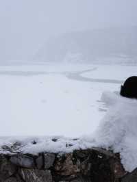 心中的日月：香格里拉納帕海草原的雪後