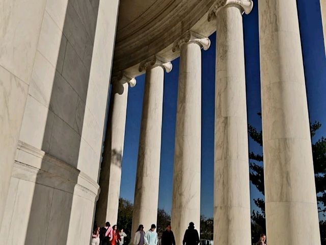THOMAS JEFFERSON MEMORIAL.