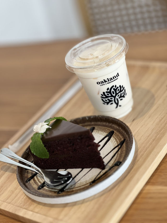 คาเฟ่สุดคิวย่านสาย1