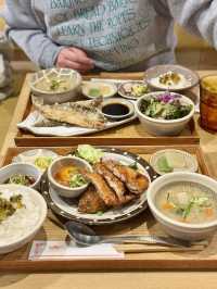 【兵庫/三宮】ごはん好きにはたまらない8種類のごはんがおかわり自由