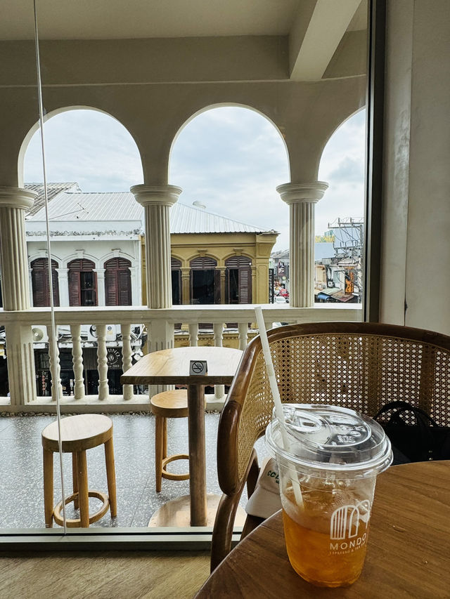 Mondo Espresso & Tea Bar คาเฟ่ชิล กลางเมืองภูเก็ต