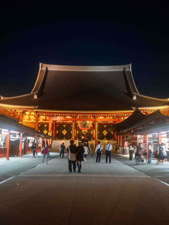 浅草の夜景 – 下町と光のコントラスト