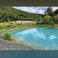 美瑛（Biei, 北海道）– 丘と空の芸術が広がるフォトジェニックな町