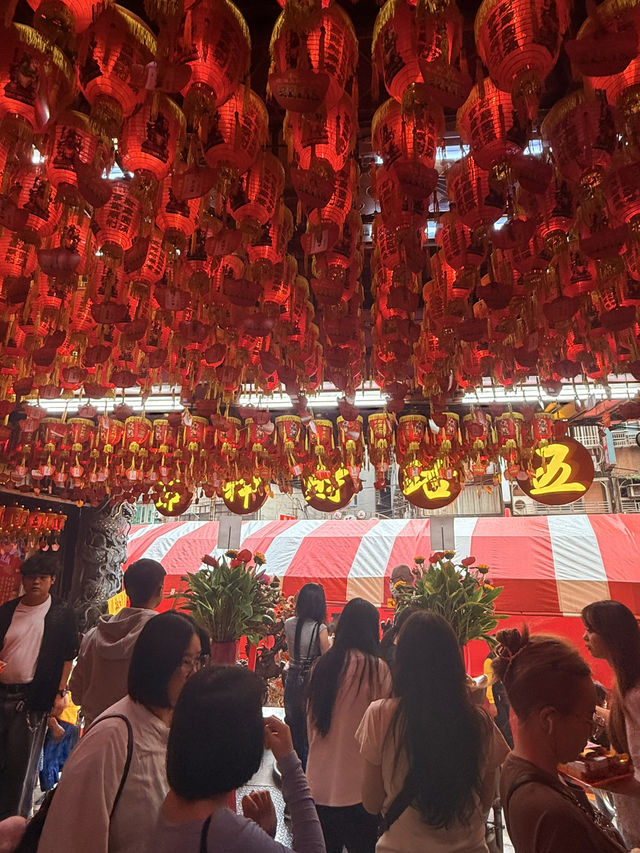 台北｜五路財神及虎爺超靈驗的松山霞海城隍廟 