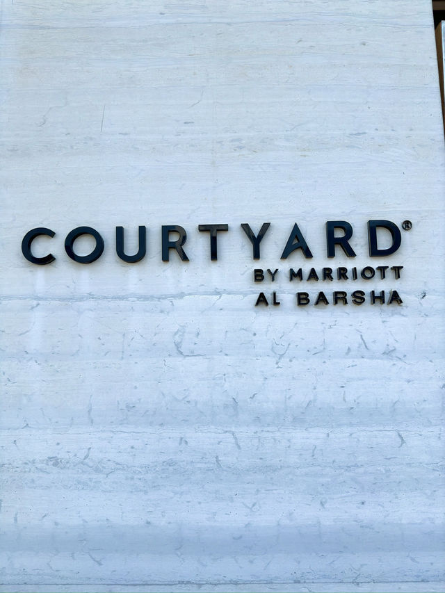 ドバイ　ドバイ観光　Courtyard Al Barsha, Dubaiは観光に最適なホテル！