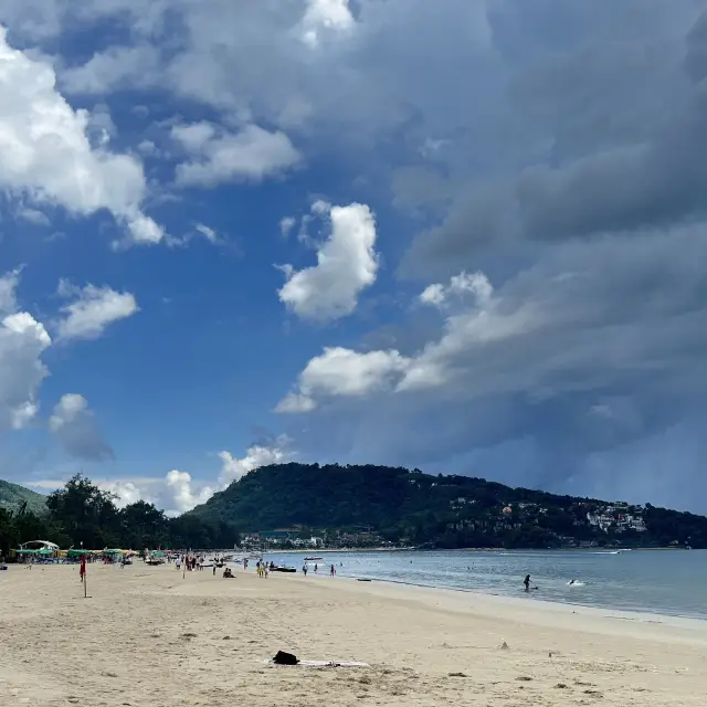 ✨ เดินรับลมชมวิว @หาดป่าตอง @ภูเก็ต 🏖️🫧